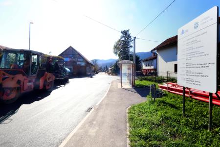 ASFALTIRANJE DOLENJE JEZERO 02 FOTO LJUBO VUKELIČ